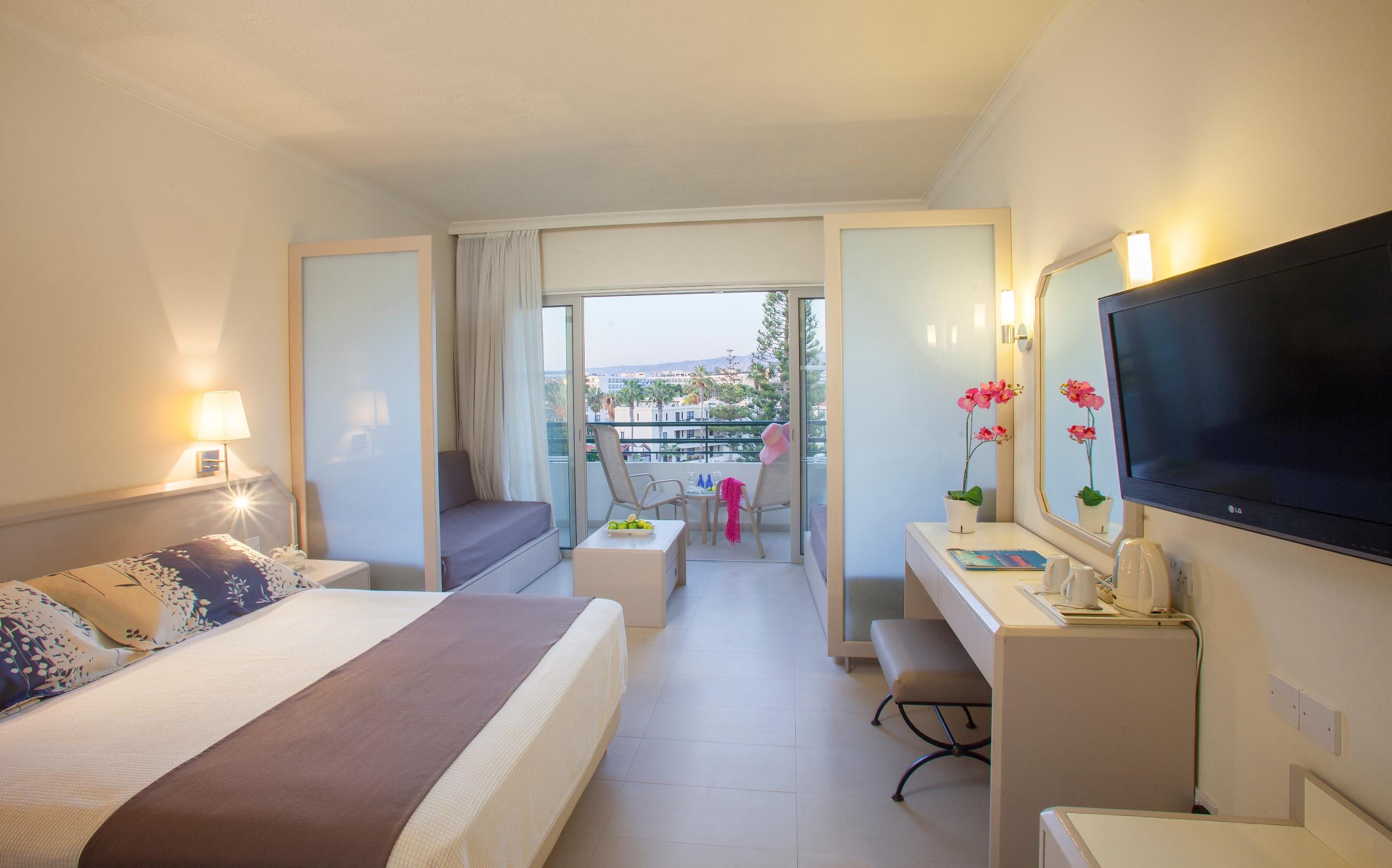 Louis Imperial Beach Пафос Экстерьер фото